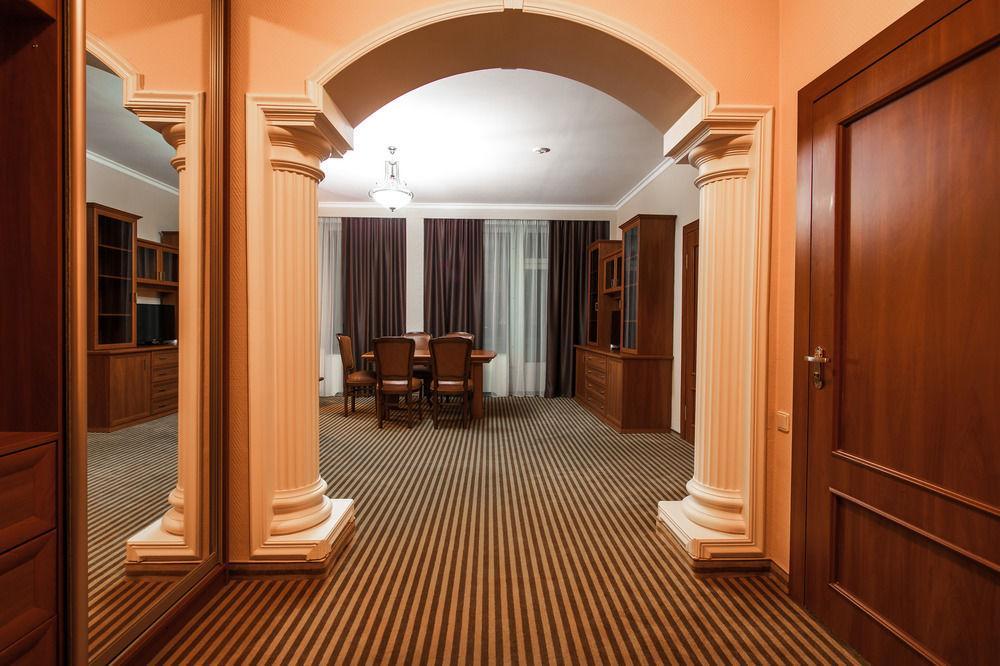 Codru Hotel Κισινάου Εξωτερικό φωτογραφία