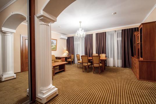 Codru Hotel Κισινάου Δωμάτιο φωτογραφία