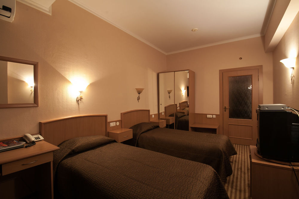 Codru Hotel Κισινάου Δωμάτιο φωτογραφία